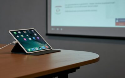 How to Connect iPad to Projector: Simple Wired & Wireless Guide