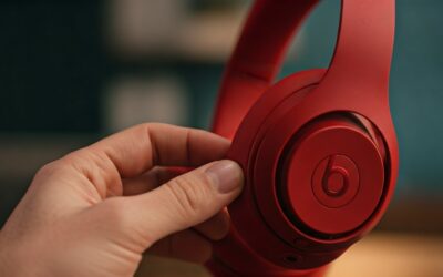 How to Turn Up Volume on Beats Headphones (All Models)