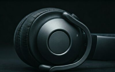 What is Built in Microphone in Headphones? A Complete Guide