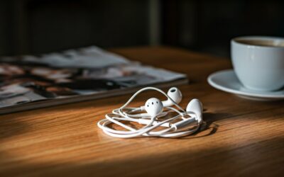 Why Are Wired Headphones Performative? The 2024 Aesthetic Guide